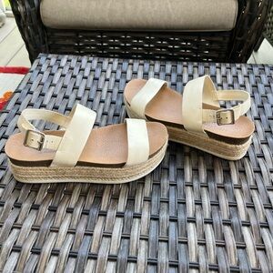 Women’s sandals